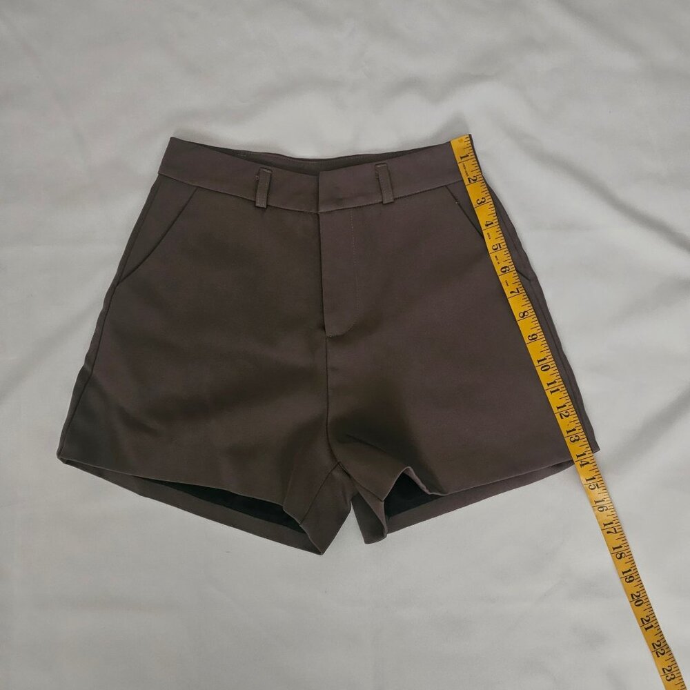 Women's Dark Brown Slant Front Pockets High-Waisted Tailored Shorts Size Medium - Picture 8 of 8